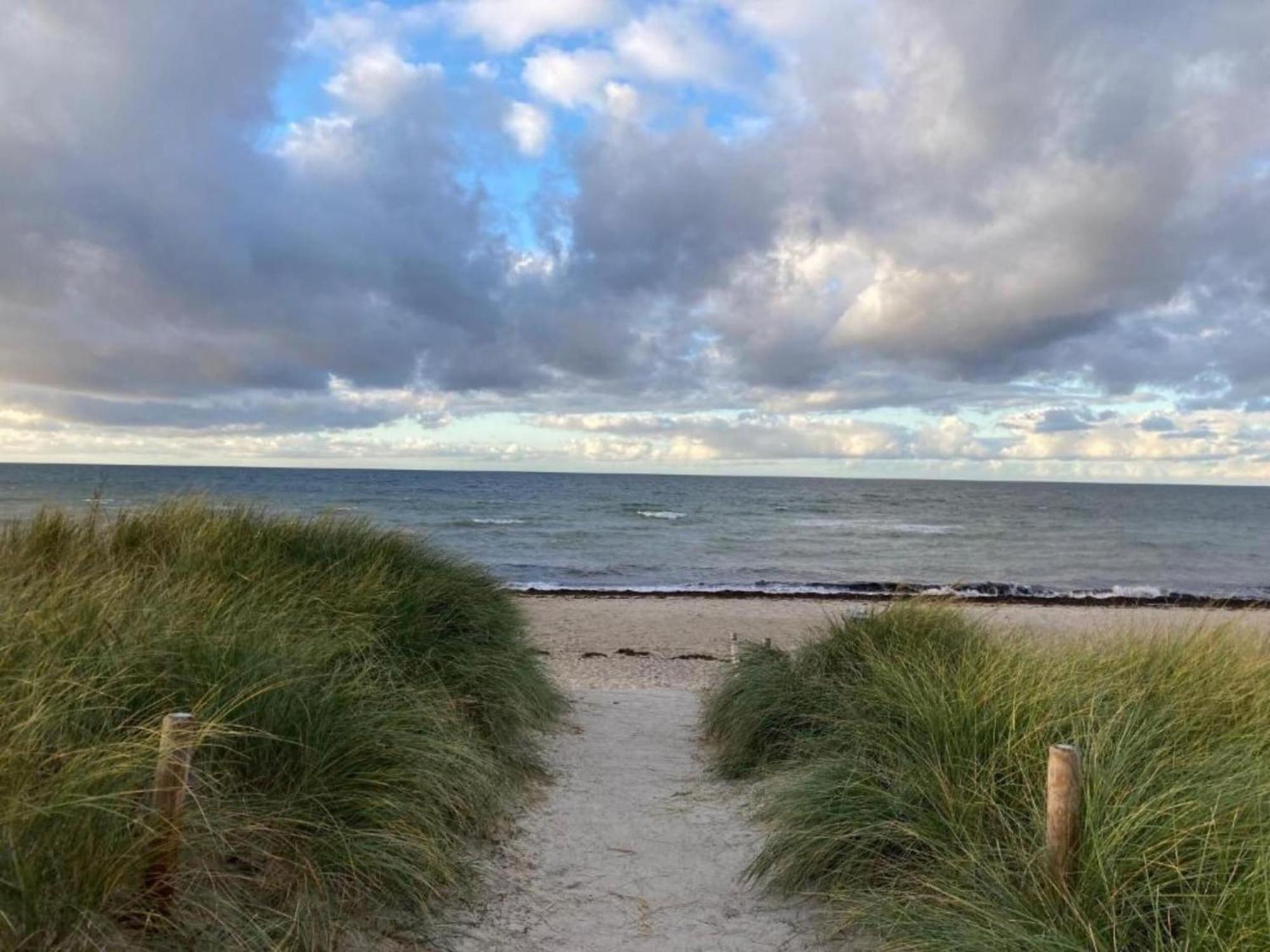 Schoenes Appartement Am Meer In Рерик Екстериор снимка